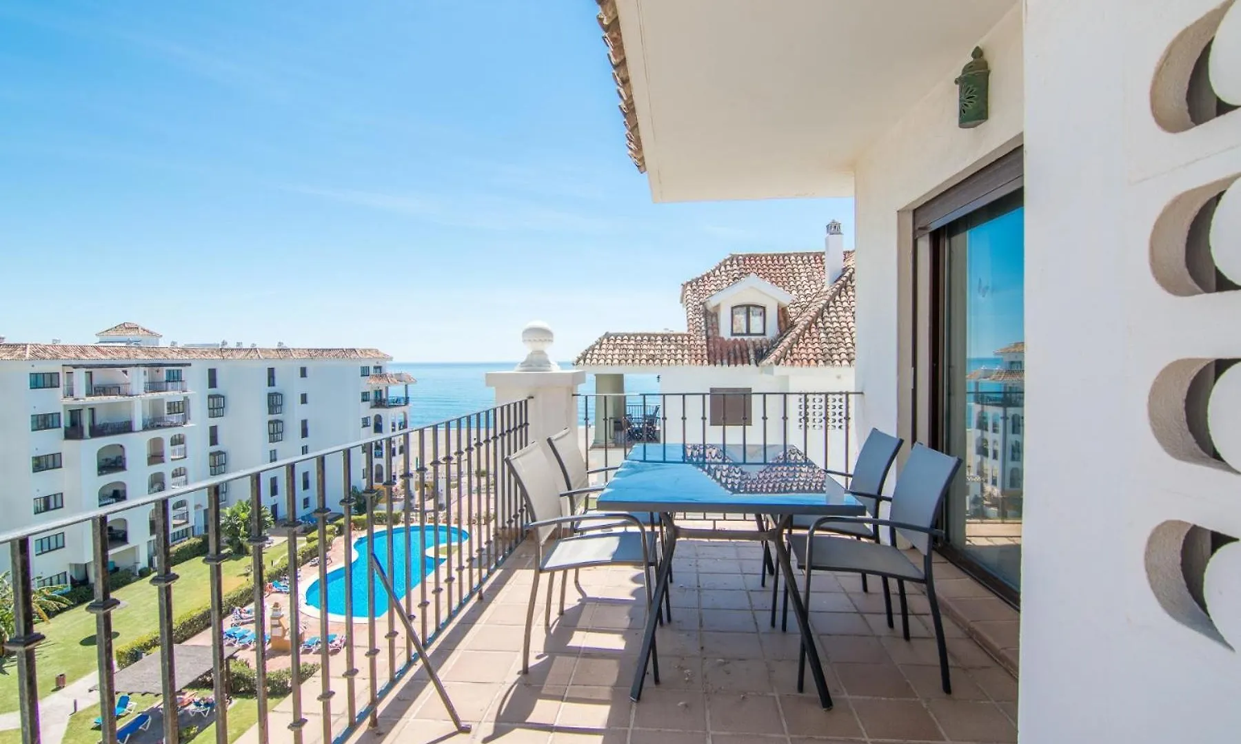 2066-Apt 2 Bedrooms On Beach, Tenis, Gym, Pool Manilva